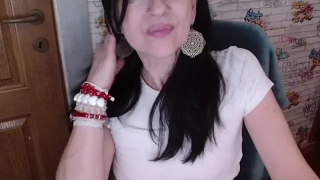 DebraMilf live cam on StripChat