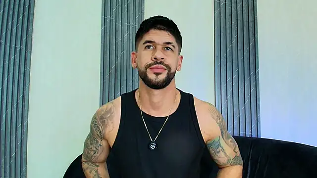 Petesevans Live Webcam on Stripchat