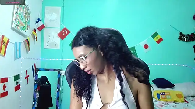 sensitive_brunette webcam