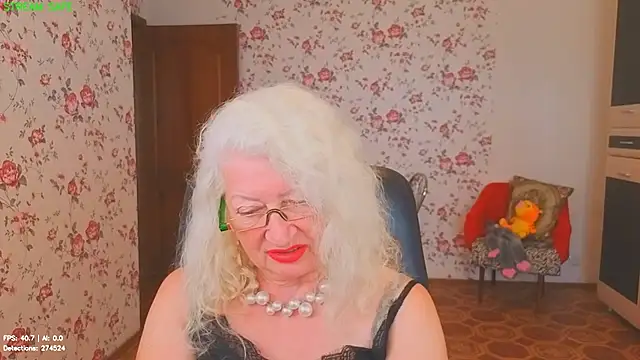 Maya_Mayflower webcam