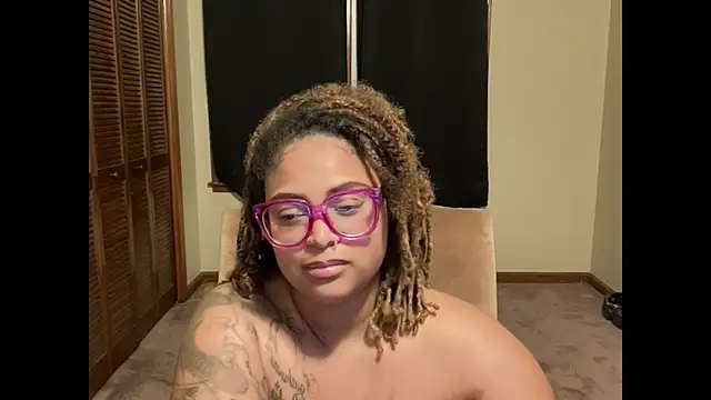 FaeAfterDark webcam