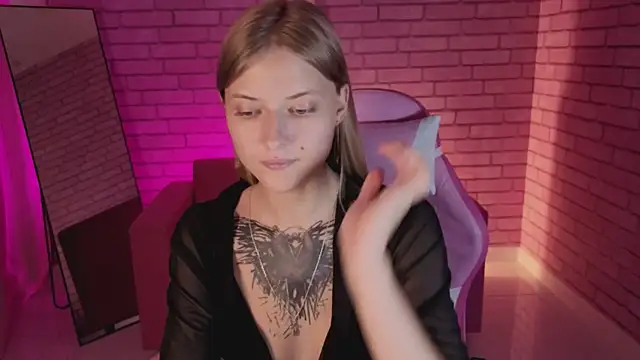 Rebecca_Caldwell webcam