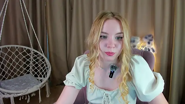 Linda__Bloom webcam
