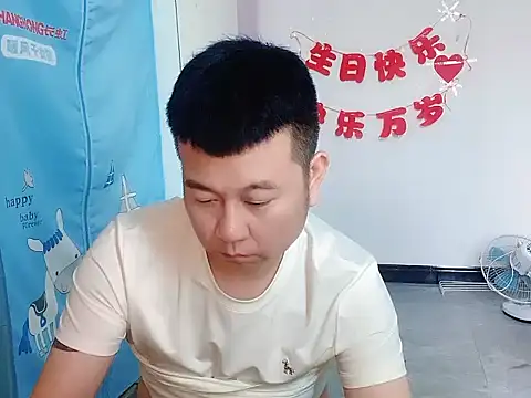 Live sex cam of zzj_4718