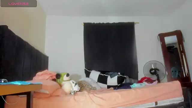Zuan_zuan777 webcam