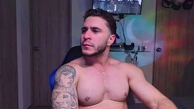 Latino_stud4u webcam