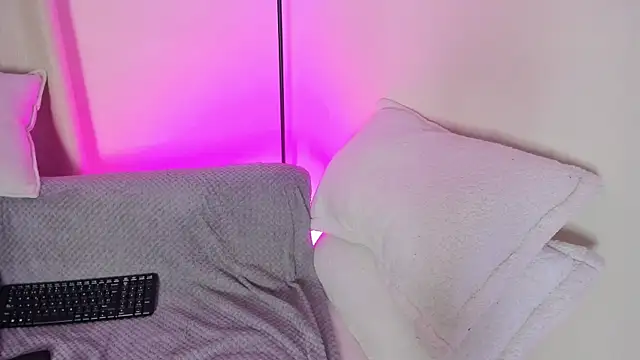 Miss_Loise webcam