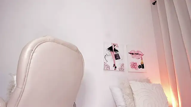 ReynaLuxe webcam