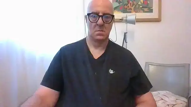ANONIMO7735 live cam on StripChat