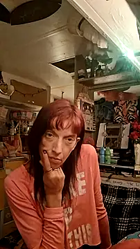 whitetrashdirtyslut webcam