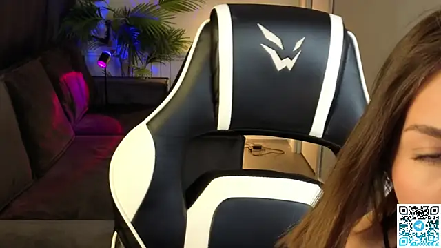 Leslie_Scott webcam