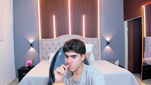 Tommy18__ webcam