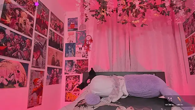 MissCurvyTop webcam