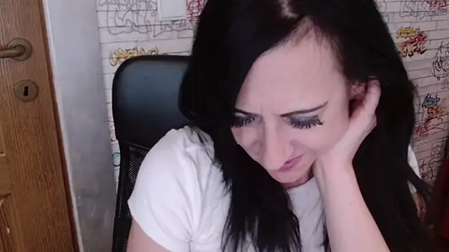 DebraMilf webcam