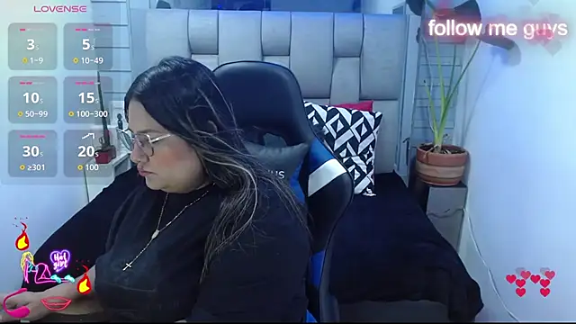 evelin_zaens - Evelin_zaens's free webcam - UK Sex Cams