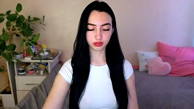 WildKittenX_ live cam on StripChat