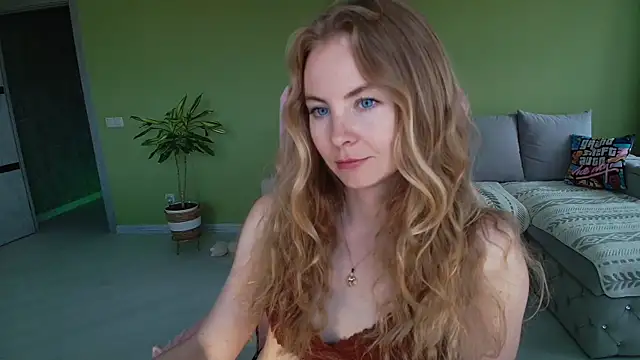 Cuddle_Cat live cam on StripChat