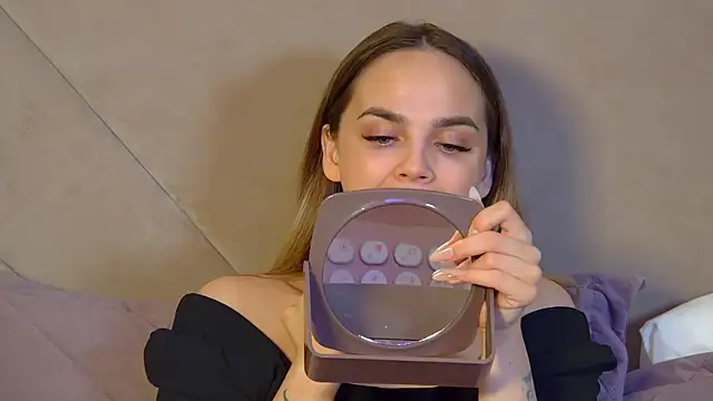 AnitaVenture live cam on StripChat