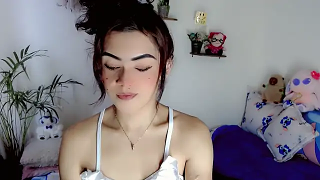 NathalialLooes live cam on StripChat