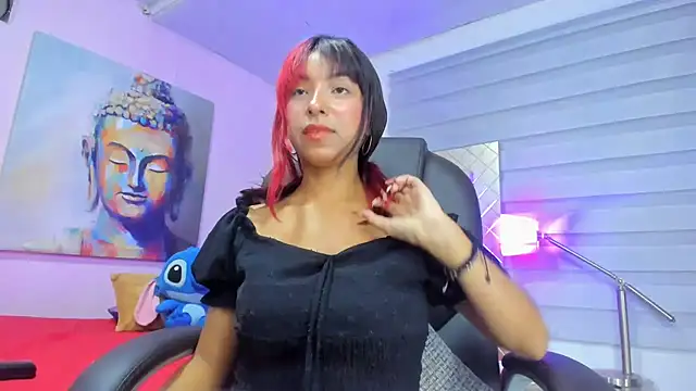 marilyn_luna live cam on StripChat
