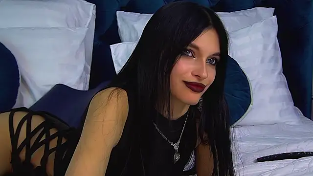 BeverlyMost live cam on StripChat