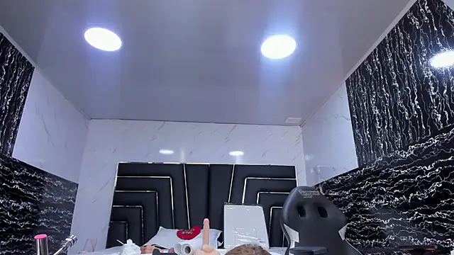 Ladyy_Scarlett webcam