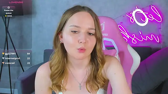 Emmaa_Kimm webcam