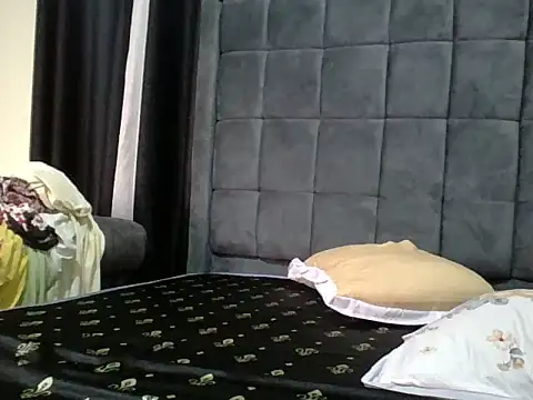 yummyyychocolate webcam