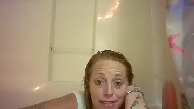gailbee12 live cam on StripChat