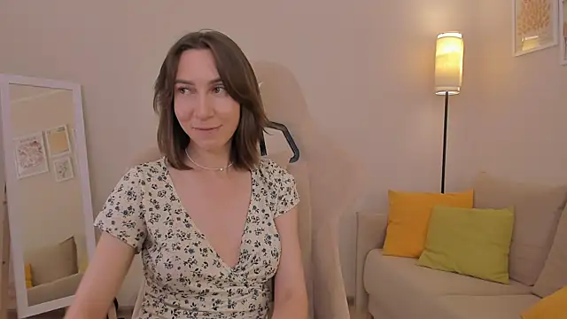 GoodGlamorGirl live cam on StripChat