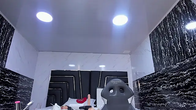 Ladyy_Scarlett live cam on StripChat