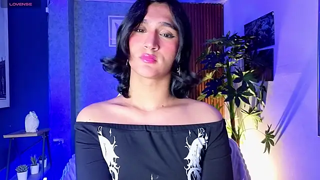 Watch Zoee_Kiss_ live on EroticFlix - High definition streams