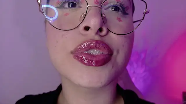Haelycute live cam on StripChat