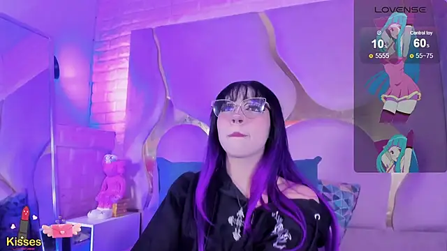 NaniiSisy live cam on StripChat