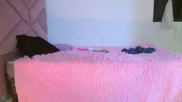eva_sin18 live sex cam
