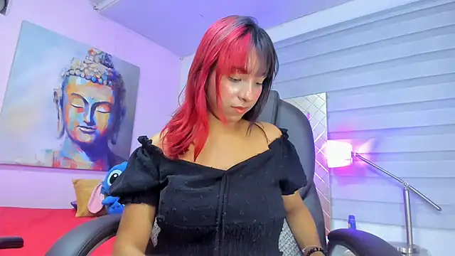 marilyn_luna live cam on StripChat