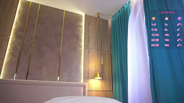 GlaydsLeveto live cam on StripChat