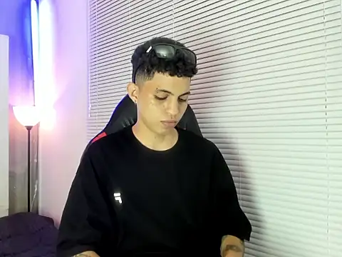 cameron_lux77 webcam