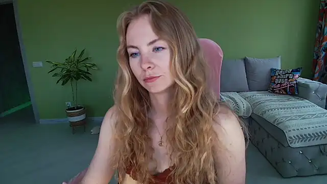Cuddle_Cat live cam on StripChat