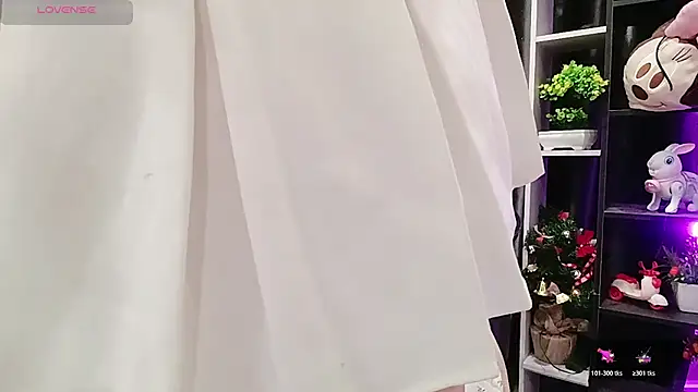 Yuki-yio live cam on StripChat