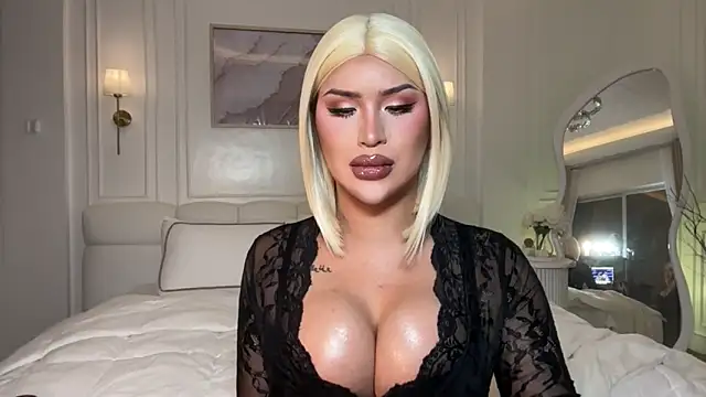 Your_Majesty_Tyra live cam on StripChat