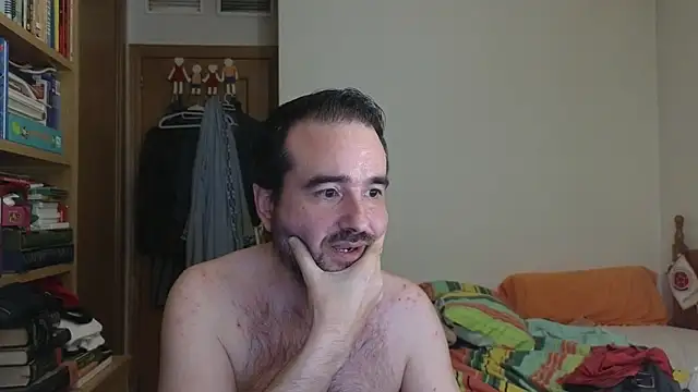 curiosillo83 live cam on StripChat