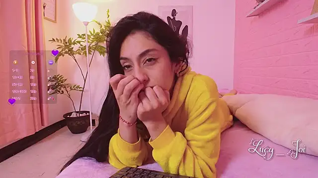 Lucyanajoi webcam