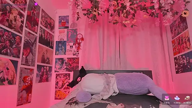 MissCurvyTop webcam