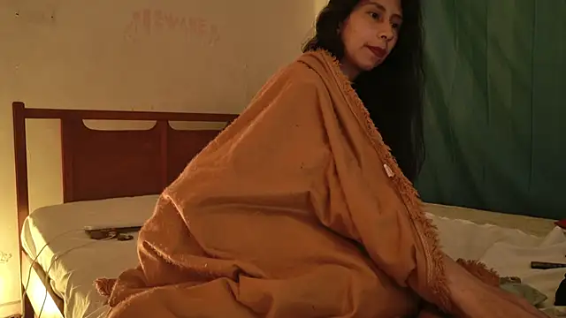 MoonLipsON- live cam on StripChat