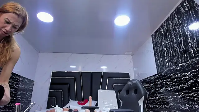 Ladyy_Scarlett webcam