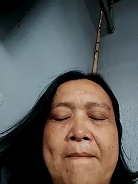 jeanyummytits webcam