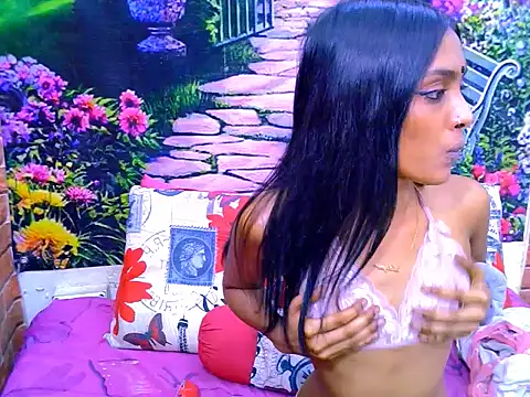 IndianPretty14u2Luv webcam