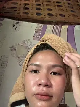 Lovely_reb webcam