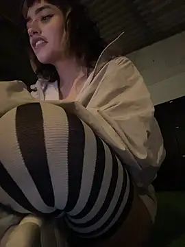 baby_akuma webcam